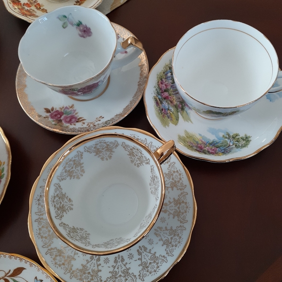 8 china cups & saucers - Picture 3 of 6